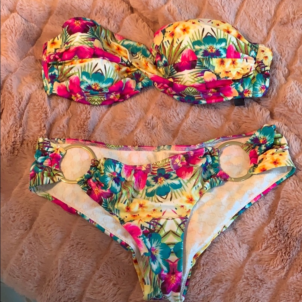 Victoria’s Secret tropical bikini